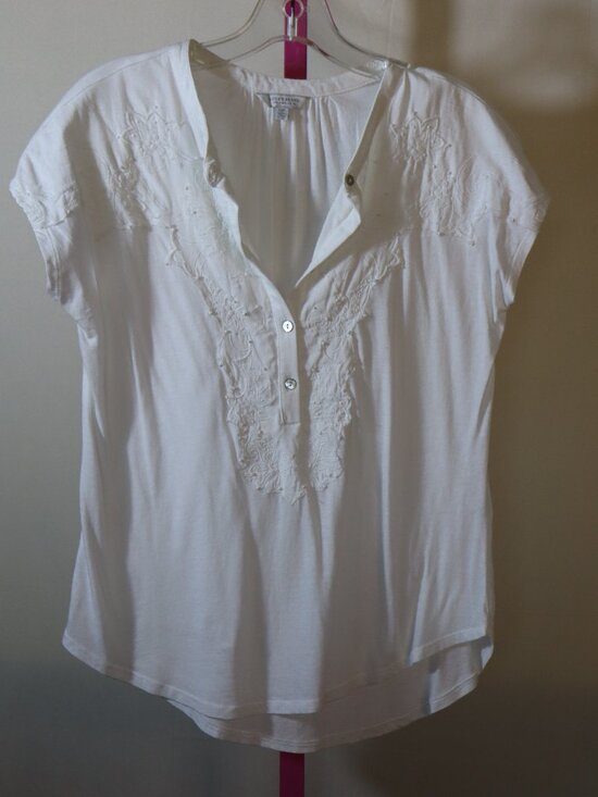 Lucky Brand Tops - Lucky Brand Cotton White T-shirt with Embroidered White design, Size Small